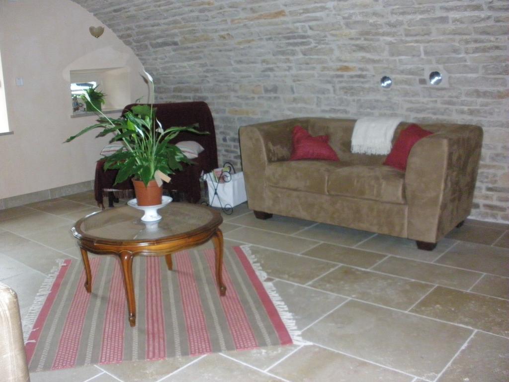Logis Saint Martin Bed & Breakfast Magny-les-Villers Exterior photo